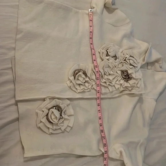 Anthropology size medium but fits like a large - Picture 3 of 5